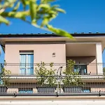 Casa Baratta - La Quercia, Relax, Vino E Tradizione Vista Langhe * Neive