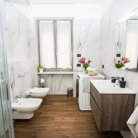 Casa Baratta - La Quercia, Neive, Ampio Con Terrazzo Vista Langhe Appartamento