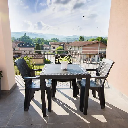 Casa Baratta - La Quercia, Neive, Ampio Con Terrazzo Vista Langhe Appartamento *