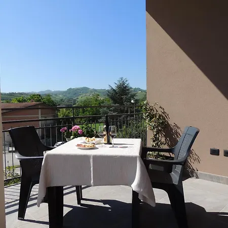 Casa Baratta - La Quercia, Neive, Moderno Appartamento, Terrazzo Vista Langhe, Park Ev Apartment